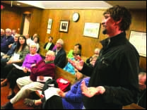 Tracy Allen argues for legalizing chicken raising, but Frank O’Mara, front row, disagrees. (Ian Austin/HOMETOWN ONEONTA)