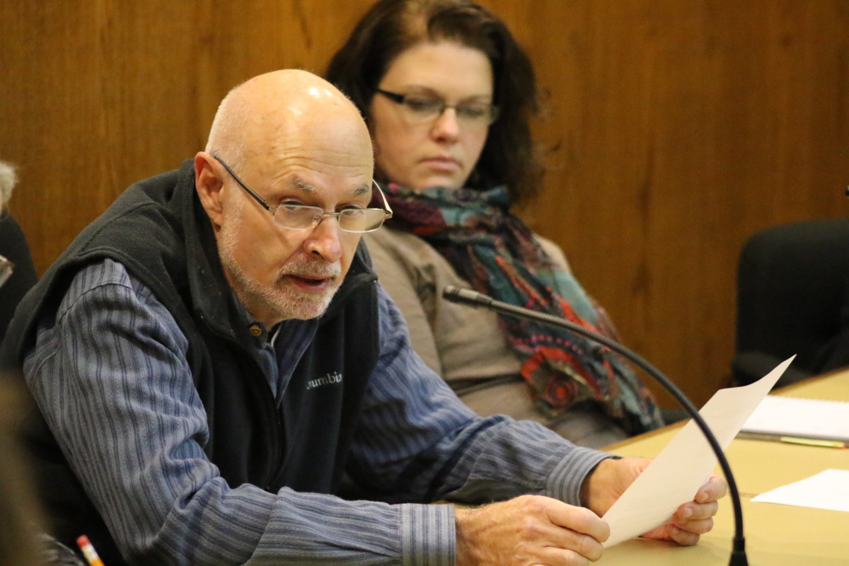 Mayor Gary Herzig thanked the council for their patience addressing the Town of Oneonta Fire district contract. Behind him is Acting City Manager Meg Hungerford (Ian Austin/AllOTSEGO.com)